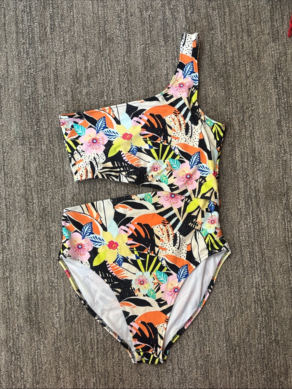 NWOT Old Navy Women’s One-Shoulder Side-Cutout One-Piece Swimsuit
